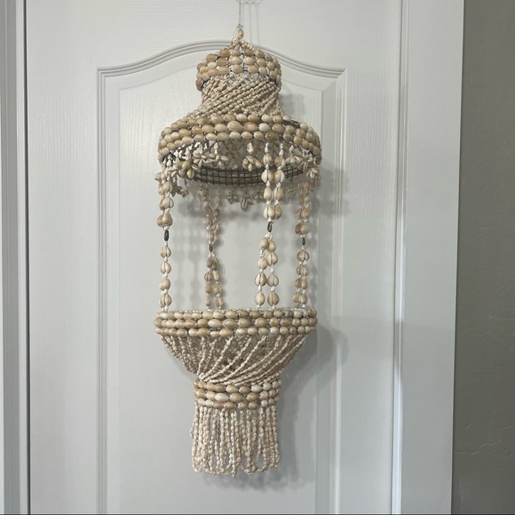 Vintage 70s Cowrie Sea Shell Hanging Macrame Plant Holder 26” Long. - Picture 6 of 9